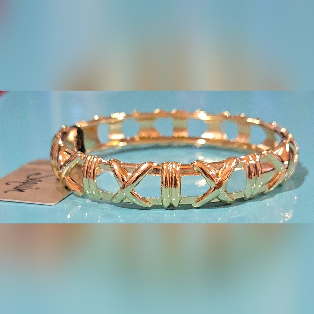 Nordstrom‎ Sequin NYC Gold X-Link Hinged Cuffed Bangle Bracelet NWT
